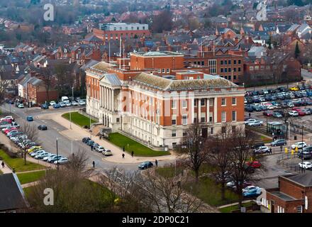 Vue sur Chesterfield Town Hall et Chesterfield Town Centre dans le Derbyshire Angleterre Royaume-Uni Banque D'Images