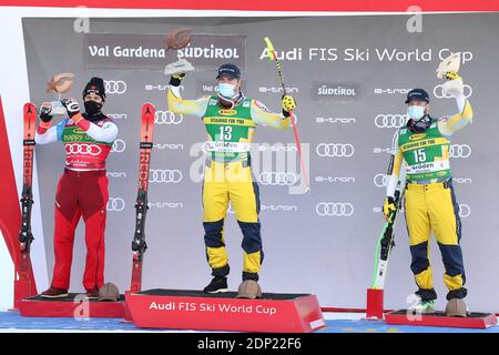 Saslong, Val Gardena, Tyrol, Italie. 18 décembre 2020. International ski Federation Alpine ski World Cup, Val Gardena; sur le podium de gauche, Mauro Caviezel (SUI), Aleksander Kilde (NOR) et Kjetil Jansrud (NOR) Credit: Action plus Sports/Alay Live News Banque D'Images