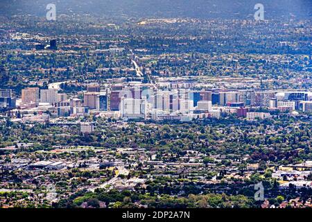 Vue aérienne des bâtiments dans le centre-ville de San Jose, Silicon Valley, Californie Banque D'Images