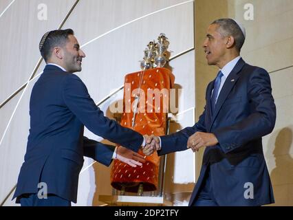 Le Grand Rabbin Gil Steinlauf, à gauche, accueille le président des États-Unis Barack Obama à la Congrégation Adas Israel à Washington, DC, USA, le vendredi 22 mai 2015. Le président a visité la synagogue pour faire des remarques célébrant le mois du patrimoine juif américain. La visite coïncide avec Solidarnosc Shabbat, un effort mondial de hauts fonctionnaires du monde entier qui visitent des synagogues dans leur pays pour souligner leur engagement dans la lutte contre l'antisémitisme. Photo de Ron Sachs/CNP/ABACAPRESS.COM Banque D'Images