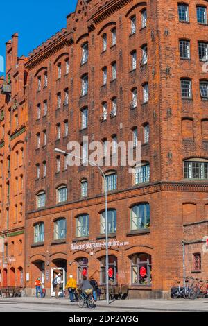 Le Lübeck Maripan Storehouse depuis 1995 ou Lübecker marzipan Speicher seit 1995, ville hanséatique de Lübeck, Schleswig-Holstein, Allemagne du Nord, Europe Banque D'Images