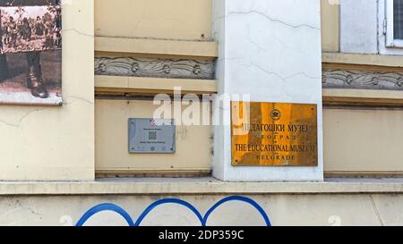 Belgrade, Serbie - 07 octobre 2019 : plaque au musée éducatif de Belgrade. Banque D'Images