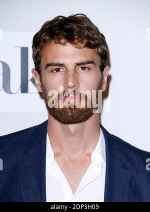 Theo James assiste à la première de Franny lors du Tribeca film Festival 2015 au CCMB Tribeca PAC à New York City, NY, USA, le 17 avril 2015. Photo de Donna Ward/ABACAPRESS.COM Banque D'Images