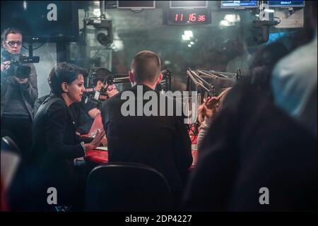 Le ministre français de l'éducation, de l'enseignement supérieur et de la recherche, Najat Vallaud-Belkacem, visite les sons de la station de radio Skyrock, à Paris, en France, le 19 mai 2015. Le ministre répond aux questions des étudiants au sujet des plans du gouvernement de réformer le système éducatif. Photo de Renaud Khanh/ABACAPRESS.COM Banque D'Images