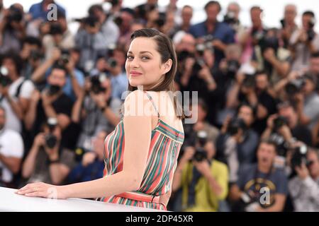 Marion Cotillard participe au photocall 'Macbeth' au 68e Festival de Cannes le 23 mai 2015 à Cannes, France. Photo de Lionel Hahn/ABACAPRESS.COM Banque D'Images