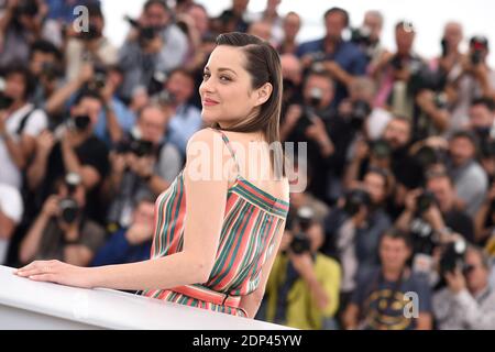 Marion Cotillard participe au photocall 'Macbeth' au 68e Festival de Cannes le 23 mai 2015 à Cannes, France. Photo de Lionel Hahn/ABACAPRESS.COM Banque D'Images