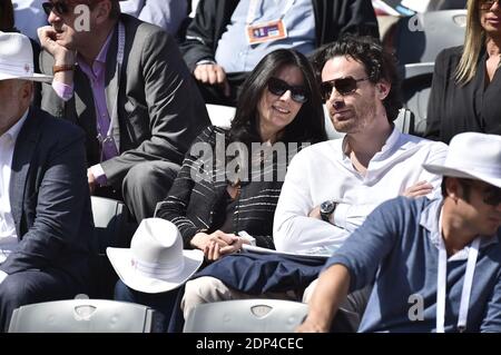 Marie Drucker et Mathias Vicherat lors de l'Open de tennis 2015 de Roland Garros a Paris, France, le 30 mai 2015, photo de Nicolas Gouhier/ABACAPRESS.COM Banque D'Images