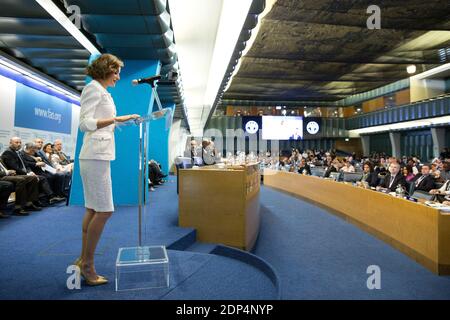 La Reine Letizia d'Espagne a été nommée Ambassadeur spécial de la FAO pour la nutrition lors d'une cérémonie au siège de la FAO à Rome, Italie, le 12 juin 2015 . La nomination a été faite en reconnaissance de l'engagement personnel de la Reine à construire un monde exempt de faim et de malnutrition, et des efforts de l'Espagne pour promouvoir la sécurité alimentaire et nutritionnelle mondiale. Il reflète également le grand intérêt de la Reine pour la recherche scientifique qui appuie la santé, l'éducation et l'innovation. En tant qu'Ambassadeur spécial, la Reine Letizia s'engagera à sensibiliser le public aux défis de la faim dans le monde et à renforcer l'appui du public à l'éradication de la faim Banque D'Images