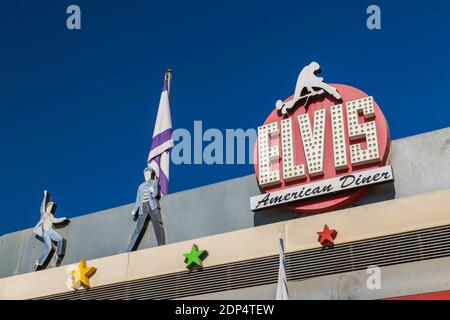 Panneau au-dessus de la façade d'Elvis American Diner, Neve Ilan, Israël Banque D'Images