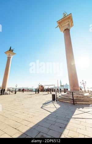 Les colonnes de Saint-Marc et Saint-Théodore sur Piazzetta San Marco, Venise, Vénétie, Italie Banque D'Images