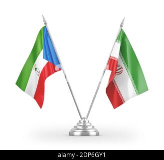 Drapeaux de table de l'Iran et de la Guinée équatoriale isolés en 3D blanche rendu Banque D'Images