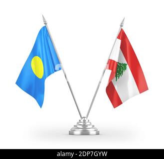 Drapeaux de table Liban et Palau isolés sur le rendu 3D blanc Banque D'Images