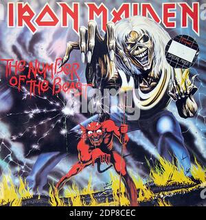 IRON MAIDEN NOMBRE DE LA BÊTE Lyrics Sleeve Fame Allemagne - Vintage vinyle couverture Banque D'Images