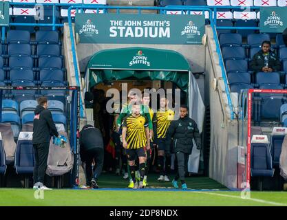 Huddersfield, Yorkshire. 19 décembre 2020. 19 décembre 2020 The John Smiths Stadium, Huddersfield, Yorkshire, Angleterre; English football League Championship, Huddersfield Town versus Watford; Tom Cleverley de Watford dirige les équipes à Credit: Action plus Sports Images/Alay Live News Banque D'Images