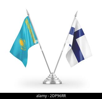 Drapeaux de table Finlande et Kazakhstan isolés sur le rendu 3D blanc Banque D'Images