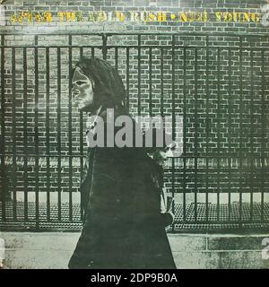 Neil Young - après le Goldrush - Vintage vinyle album couvercle Banque D'Images