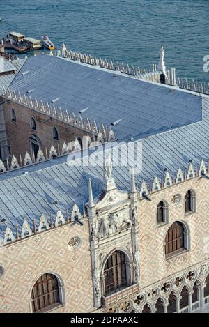 Vue sur le Palais des Doges (Palazzo Ducale) depuis le Campanile St Marc, Venise, Vénétie, Italie Banque D'Images