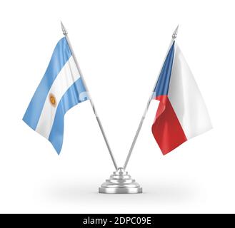 Drapeaux de table tchèques et argentins isolés sur le rendu 3D blanc Banque D'Images
