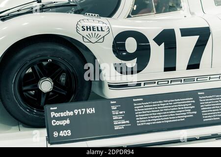 STUTTGART, Allemagne 6 mars 2020 : la Porsche 917 KH coupé 1969 au musée Porsche. Banque D'Images