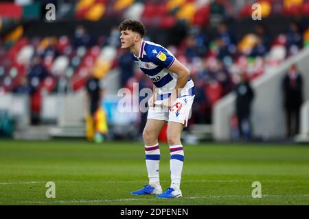 Brentford Community Stadium, Londres, Royaume-Uni. 19 décembre 2020. Championnat de football de la Ligue anglaise de football, Brentford FC versus Reading ; Tom Holmes de Reading crédit: Action plus Sports/Alay Live News Banque D'Images