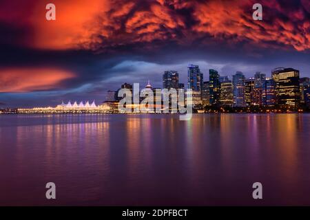 Vue sur Coal Harbour dans le centre-ville de Vancouver Banque D'Images