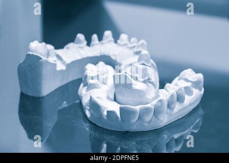 prothèses dentaires en laboratoire Banque D'Images