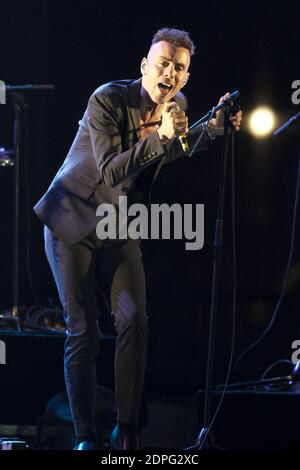 Le chanteur israélien Asaf Avidan se produit au 'Nice Jazz Festival' à Nice, dans le sud de la France, le 08 juillet 2015. Photo de Syspeo.R/ABACAPRESS.COM Banque D'Images