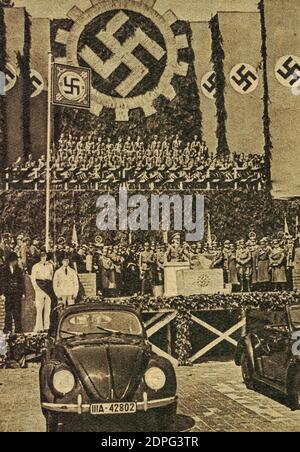 WOLFSBURG, GEMANY - 26 MARS 1936: Wagen Allemagne Propaganda, cérémonie de pose de pierres de la fondation à l'usine Volkswagen de Fallersleben Wolfsburg avec le nouveau K Banque D'Images