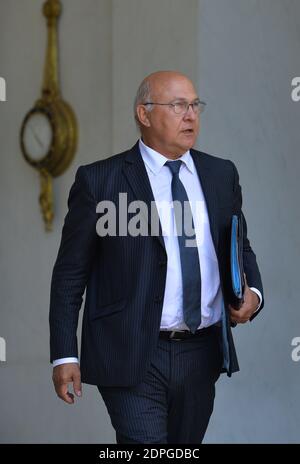 Le ministre des Finances et des comptes publics Michel Sapin en photo après la réunion hebdomadaire du cabinet à l'Elysée Palace à Paris, France, le 26 août 2015. Photo de Christian Liewig/ABACAPRESS.COM Banque D'Images