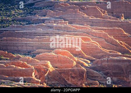 Structures rocheuses des arches dans le parc national des Arches, Moab d'en haut. Vue sur les aérateurs. Banque D'Images