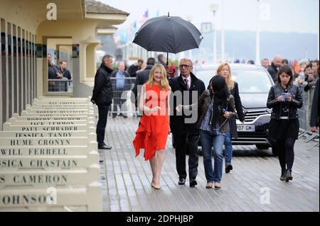 Patricia Clarkson posant à côté du placard de plage dédié à son sur la promenade des planches dans le cadre d'un hommage spécial pour sa réalisation de toute sa vie, lors du 41ème Festival du film américain de Deauville à Deauville, France, le 12 septembre 2015. Photo d'Alban Wyters Banque D'Images