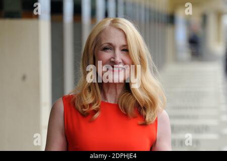 Patricia Clarkson posant à côté du placard de plage dédié à son sur la promenade des planches dans le cadre d'un hommage spécial pour sa réalisation de toute sa vie, lors du 41ème Festival du film américain de Deauville à Deauville, France, le 12 septembre 2015. Photo d'Alban Wyters Banque D'Images