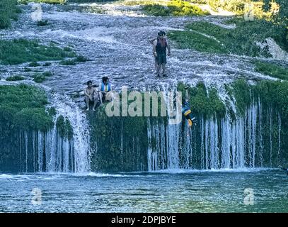 Saut aux cascades de Micos, Huasteca Potosina, San Luis Potosi, Mexique Banque D'Images