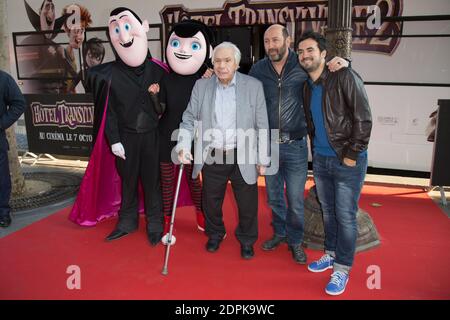 MICHEL GALABRU, KAD MERAD, ALEX GOUDE - PREMIÈRE DU FILM 'HOTEL TRANSYLVANIE 2' AU GAUMONT MARIGNAN CHAMPS ELYSÉES PHOTO PAR NASSER BERZANE/ABACAPRESS.COM Banque D'Images