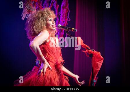 Sao Paulo, Sao Paulo, Brésil. 19 décembre 2020. (INT) spectacle musical Vanessa Da Mata. 19 décembre 2020, Sao Paulo, Brésil: La chanteuse brésilienne Vanessa da Mata présente sa nouvelle chanson 'Quando Deixamos Nossos Beijos na Esquina' signifiant 'lorsque nous laissons nos bisous au coin' de son septième album studio au club Tom Brasil de Sao Paulo.Credit:Van Campos/ Thenewes2 crédit: Van Campos/TheWS2/Live News ZUMA/Zamy Banque D'Images