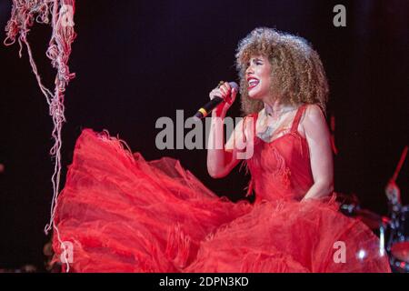 Sao Paulo, Sao Paulo, Brésil. 19 décembre 2020. (INT) spectacle musical Vanessa Da Mata. 19 décembre 2020, Sao Paulo, Brésil: La chanteuse brésilienne Vanessa da Mata présente sa nouvelle chanson 'Quando Deixamos Nossos Beijos na Esquina' signifiant 'lorsque nous laissons nos bisous au coin' de son septième album studio au club Tom Brasil de Sao Paulo.Credit:Van Campos/ Thenewes2 crédit: Van Campos/TheWS2/Live News ZUMA/Zamy Banque D'Images