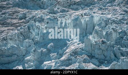 Glace de glacier sillonnée, langue du glacier, Glacier des Bossons, la Jonction, Chamonix, haute-Savoie, France Banque D'Images