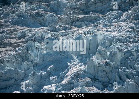 Glace de glacier sillonnée, langue du glacier, Glacier des Bossons, la Jonction, Chamonix, haute-Savoie, France Banque D'Images