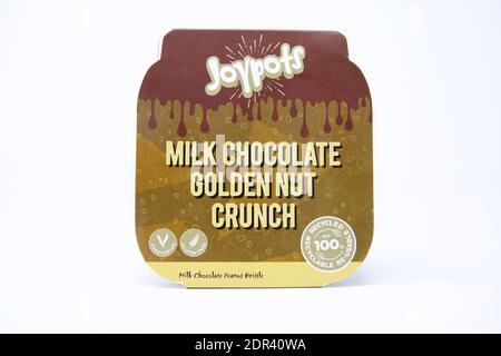 Joypots chocolat au lait noix d'or Crunch Banque D'Images