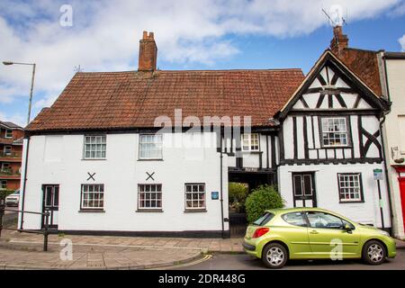 DEVOZES, WILTSHIRE, ROYAUME-UNI, AOÛT 25 2020. Tudor construisant la grande maison de porche, construite en 1450. Devozes, Angleterre, Royaume-Uni, 25 août 2020 Banque D'Images