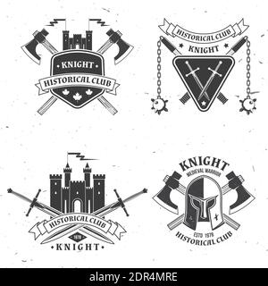 Ensemble de badges du club historique de chevalier. Concept d'illustration vectorielle pour une chemise, une impression, un timbre, un fond de page ou un modèle. Motif typographique vintage avec hache de combat, casque à chevalier, silhouette de château épées Illustration de Vecteur