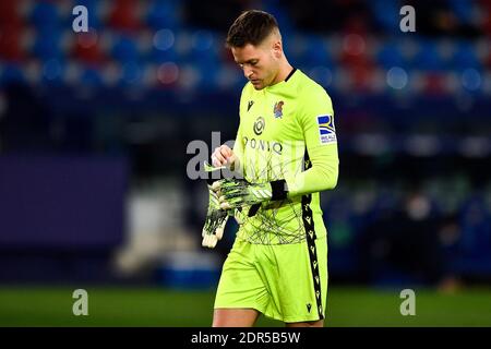 VALENCE, ESPAGNE - DÉCEMBRE 19: Gardien de but Alejandro Remiro de Real Sociedad pendant le match de la Liga Santander entre Levante UD et Real Sociedad à Banque D'Images