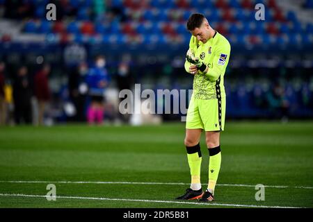 VALENCE, ESPAGNE - DÉCEMBRE 19: Gardien de but Alejandro Remiro de Real Sociedad pendant le match de la Liga Santander entre Levante UD et Real Sociedad à Banque D'Images