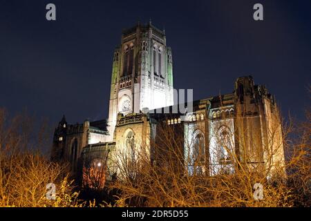 Cathédrale anglicane de Liverpool la nuit Banque D'Images