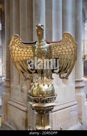 BATH, ROYAUME-UNI - 27 AOÛT 2020. Golden Eagle à l'abbaye de Bath une église paroissiale anglicane et ancien monastère bénédictin fondé au VIIe siècle. Baignoire, donc Banque D'Images