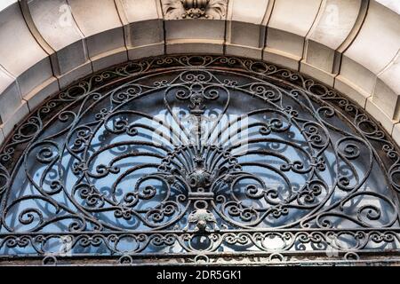 Travail de métaux dans un ancien bâtiment à Montréal, Canada Banque D'Images