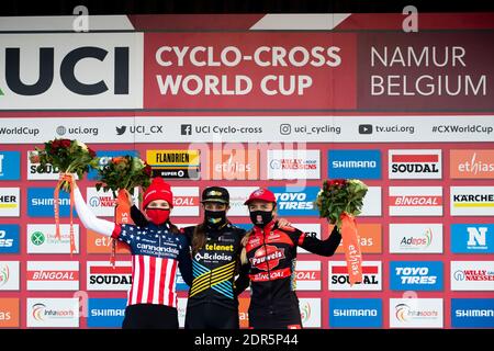 CLARA Honsinger, Lucinda Brand, néerlandaise, et Denise Betsema, hollandaise, photographiées sur le podium après la course féminine d'élite du cyclocross de la coupe du monde à Namu Banque D'Images