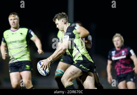 The Sportsground, Galway, Connacht, Irlande. 20 décembre 2020. Coupe des champions d'Europe Rugby, Connacht contre Bristol Bears; Matt Healy donne des coups de pied clairs pour Connacht Credit: Action plus Sports/Alamy Live News Banque D'Images