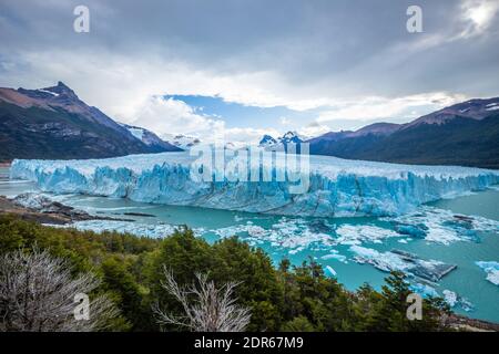 Vue panoramique sur le glacier Perito Moreno Banque D'Images