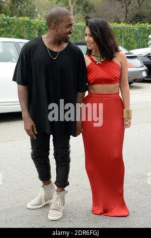 Dossier : Kanye West et Kim Kardashian assistent au RocNation Pre-Grammy Brunch à Beverly Hills, Los Angeles, CA, USA le 7 2015 février. Le Keeping Up avec la star des Kardashians et son rappeur beau ont accueilli leur deuxième enfant samedi, mais les deux n'ont toujours pas un prénom choisi, selon les gens. Kardashian aurait cependant dit aux gens du Centre médical Cedars-Sinai que le deuxième prénom du nouveau-né serait Robert, après son père décédé. Photo de Lionel Hahn/ABACAPRESS.COM Banque D'Images